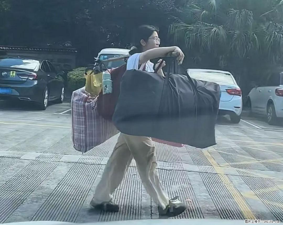 全网追的“扁担女孩”，找了一份暑假工，时薪12元 - 三亚生活资讯 - 三亚28生活网 sanya.28life.net